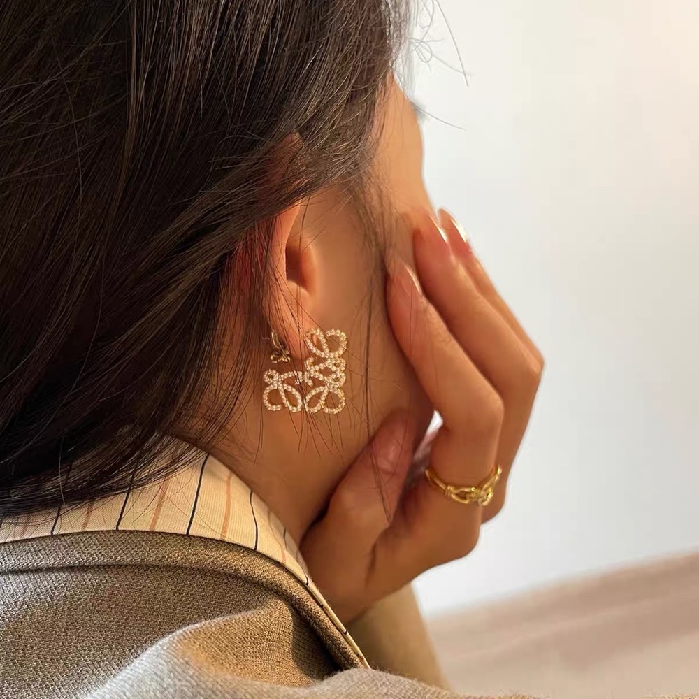 earring - Picture 2 of 5